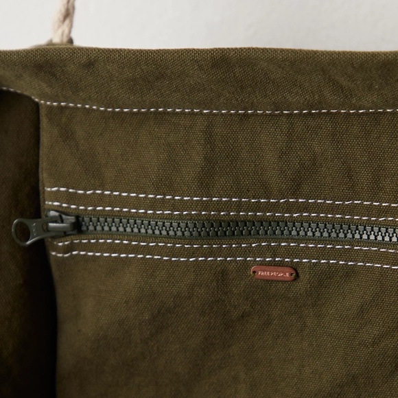 Free People Been There Badge Tote NWT $148R - Picture 5 of 5